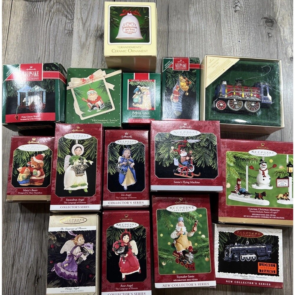 LOT OF 15 NICE HALLMARK Ornaments Lionel Kincaide Santa Vintage LOT D